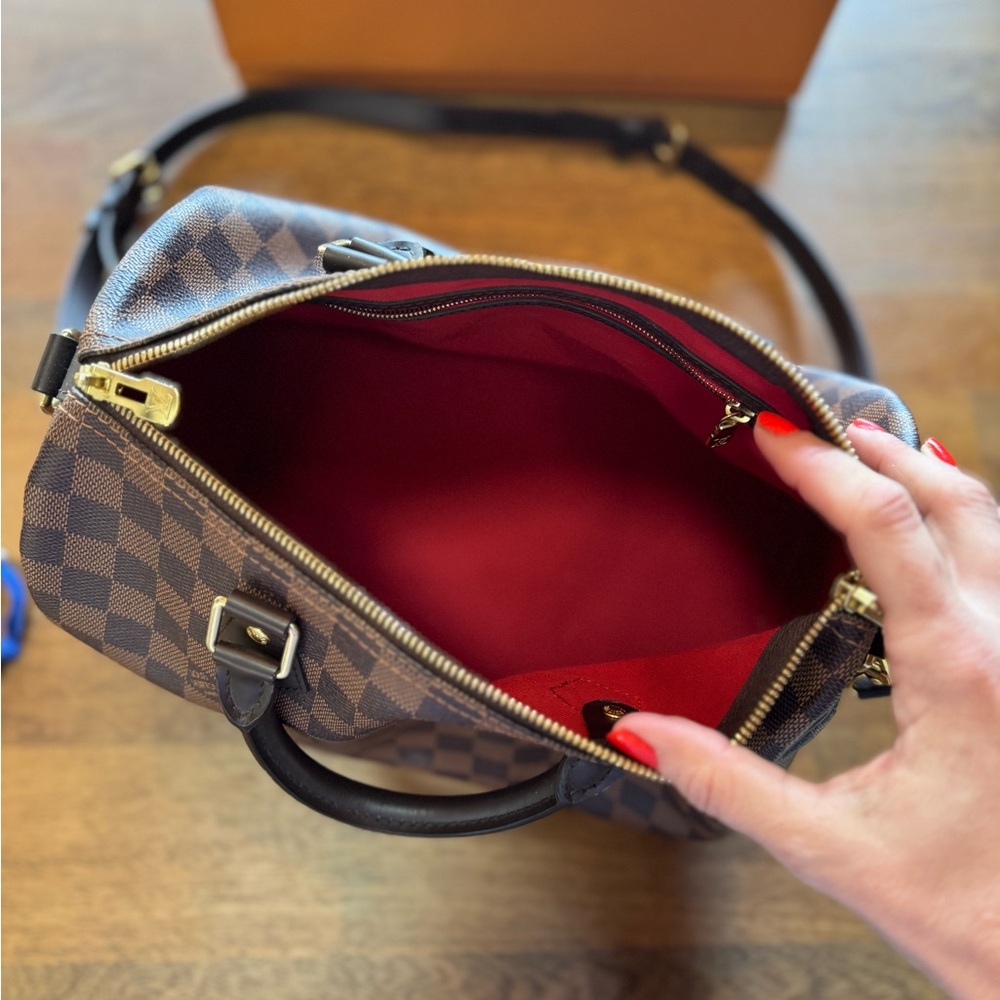 Authentic Louis Vuitton Monogram Speedy Bandouliere 30 - Picture 2 of 13